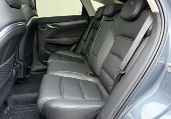 Подержанный автомобиль Geely Tugella 2022 года (11 фото)