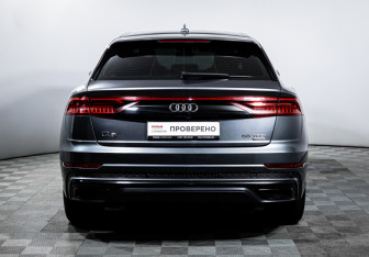 Подержанный автомобиль Audi Q8 2019 года (6 фото)