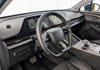 Подержанный автомобиль Omoda C5 2024 года (16 фото)