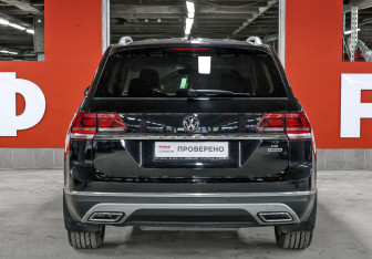 Подержанный автомобиль Volkswagen Teramont 2018 года (6 фото)