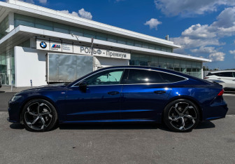Подержанный автомобиль Audi A7 2019 года (8 фото)
