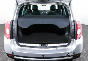 Подержанный автомобиль Renault Duster 2012 года (17 фото)