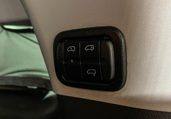 Подержанный автомобиль Mercedes-Benz Viano 2013 года (24 фото)