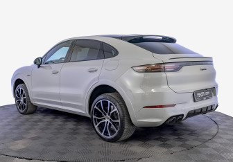 Подержанный автомобиль Porsche Cayenne 2021 года (7 фото)