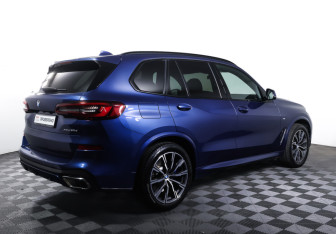 Подержанный автомобиль BMW X5 2021 года (5 фото)