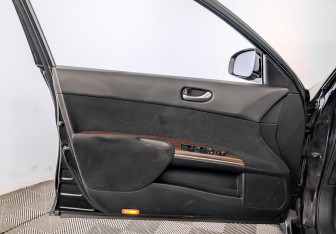 Подержанный автомобиль Nissan Teana 2011 года (19 фото)