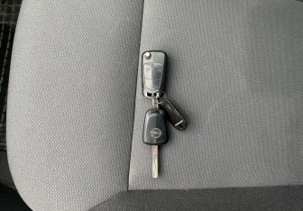 Подержанный автомобиль Opel Astra Sedan 2008 года (17 фото)