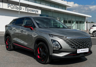 Подержанный автомобиль Omoda C5 2023 года (3 фото)