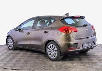 Подержанный автомобиль Kia Ceed Hatchback 2017 года (7 фото)