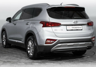 Подержанный автомобиль Hyundai Santa Fe 2018 года (4 фото)