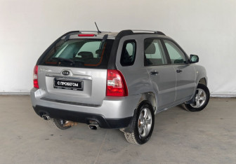 Подержанный автомобиль Kia Sportage 2009 года (6 фото)