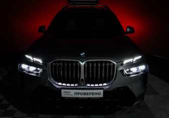 Подержанный автомобиль BMW X7 2024 года (34 фото)