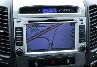 Подержанный автомобиль Hyundai Santa Fe 2011 года (14 фото)