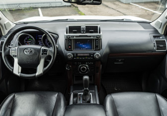 Подержанный автомобиль Toyota Land Cruiser Prado 2016 года (13 фото)