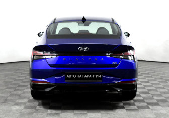 Подержанный автомобиль Hyundai Elantra Sedan 2020 года (4 фото)