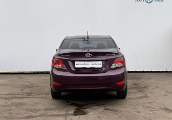 Подержанный автомобиль Hyundai Solaris Sedan 2012 года (6 фото)