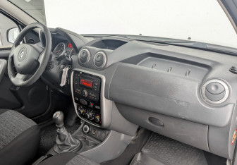 Подержанный автомобиль Renault Duster 2013 года (11 фото)