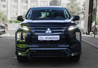 Подержанный автомобиль Mitsubishi Montero Sport 2022 года (2 фото)