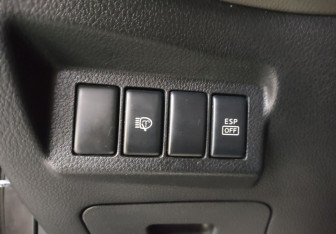 Подержанный автомобиль Nissan X-Trail 2007 года (18 фото)