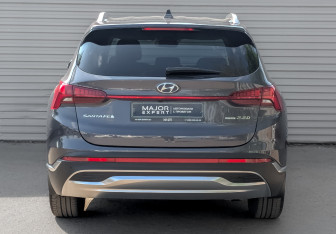 Подержанный автомобиль Hyundai Santa Fe 2021 года (6 фото)