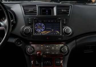 Подержанный автомобиль Toyota Highlander 2011 года (12 фото)