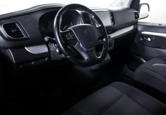 Подержанный автомобиль Citroen SpaceTourer 2018 года (17 фото)