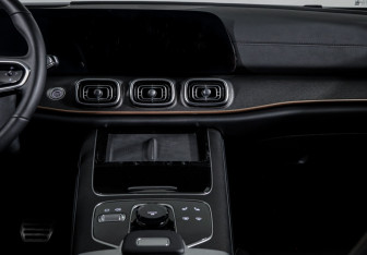 Подержанный автомобиль Jaecoo J8 2024 года (13 фото)