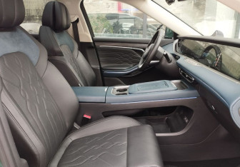 Подержанный автомобиль Voyah Free 2023 года (10 фото)