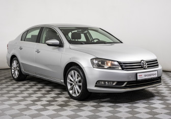 Подержанный автомобиль Volkswagen Passat Sedan 2011 года (3 фото)