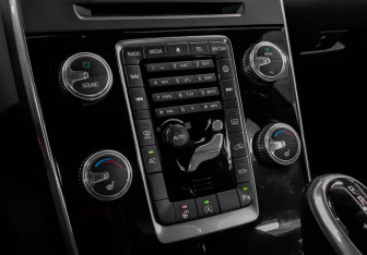 Подержанный автомобиль Volvo S60 2014 года (14 фото)