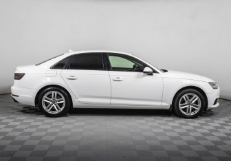 Подержанный автомобиль Audi A4 Sedan 2018 года (4 фото)