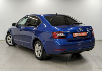 Подержанный автомобиль Skoda Octavia Liftback 2019 года (7 фото)