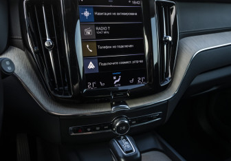 Подержанный автомобиль Volvo XC60 2021 года (15 фото)