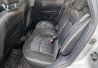 Подержанный автомобиль Nissan Qashqai 2013 года (17 фото)