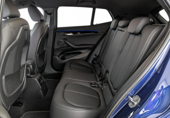 Подержанный автомобиль BMW X2 2021 года (18 фото)