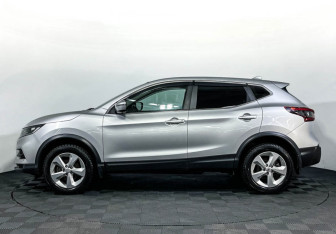Подержанный автомобиль Nissan Qashqai 2020 года (8 фото)