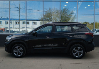 Подержанный автомобиль Kia Seltos 2021 года (8 фото)