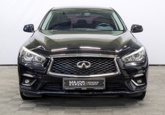 Подержанный автомобиль Infiniti Q50 2017 года (2 фото)