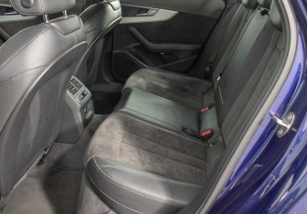 Подержанный автомобиль Audi A4 Sedan 2015 года (11 фото)