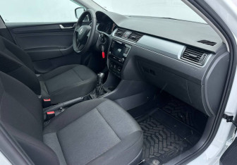 Подержанный автомобиль Skoda Rapid Liftback 2018 года (13 фото)