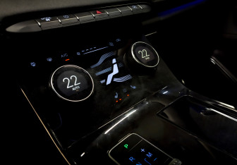 Подержанный автомобиль Exeed LX 2022 года (25 фото)