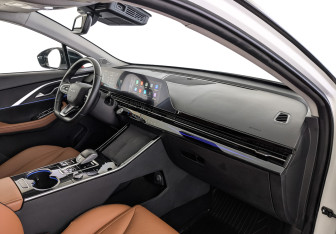 Подержанный автомобиль Omoda C5 2023 года (13 фото)