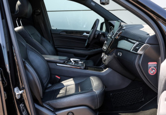Подержанный автомобиль Mercedes-Benz GLE 2016 года (11 фото)