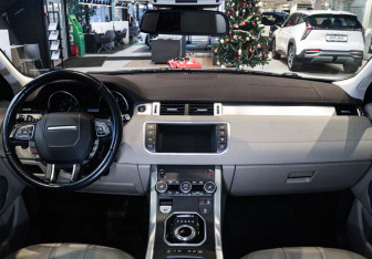 Подержанный автомобиль Land Rover Range Rover Evoque 2017 года (12 фото)