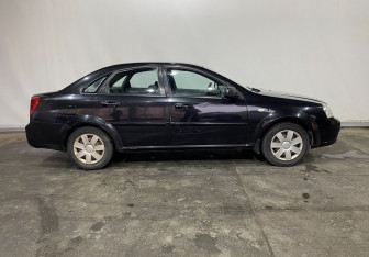 Подержанный автомобиль Chevrolet Lacetti Sedan 2011 года (7 фото)