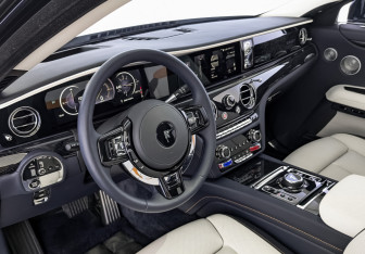 Подержанный автомобиль Rolls-Royce Ghost 2024 года (15 фото)