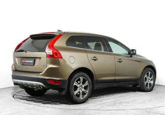 Подержанный автомобиль Volvo XC60 2012 года (5 фото)