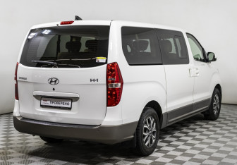 Подержанный автомобиль Hyundai H-1 2019 года (5 фото)