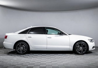 Подержанный автомобиль Audi A6 Sedan 2011 года (4 фото)