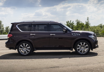 Подержанный автомобиль Infiniti QX56 2012 года (6 фото)
